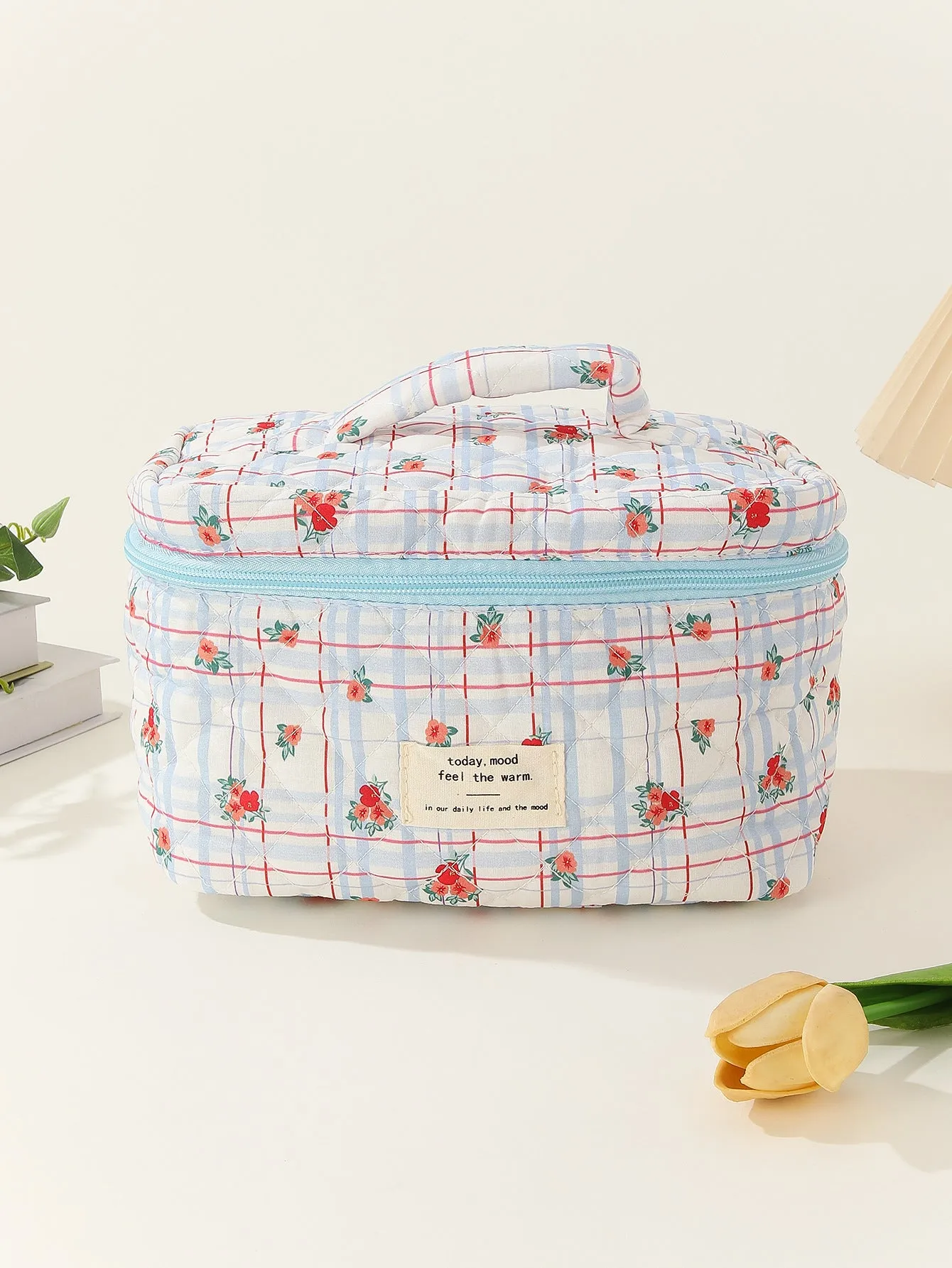 Retro Red White Daisy Floral Quilted cotton Large Handle Makeup Bag